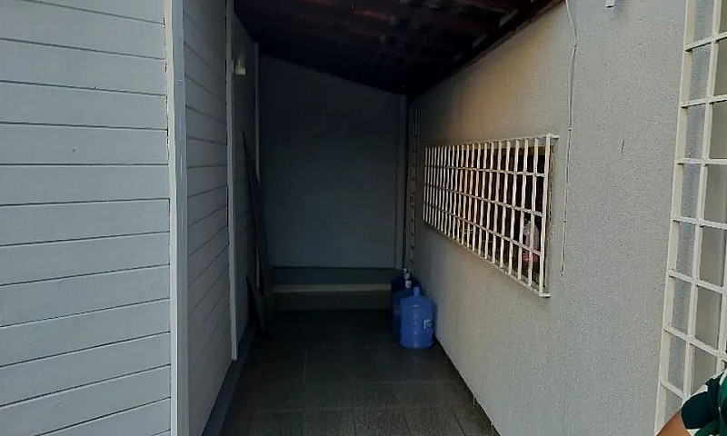 Alugo Excelente Casa...