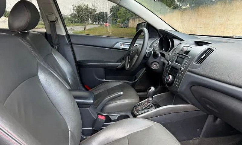 Kia Motors Cerato 1....
