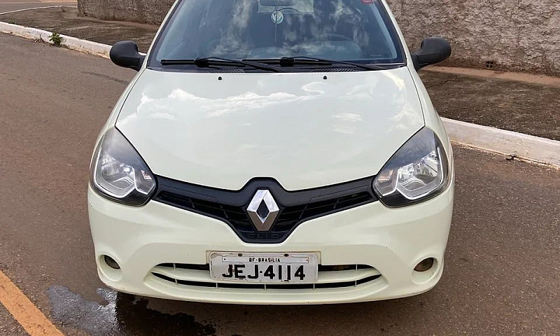 Renault Clio Authent...