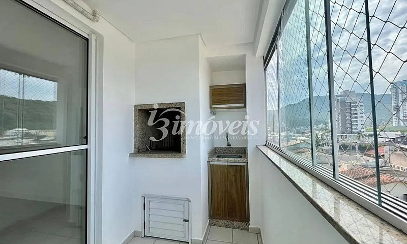 Apartamento Semimobi...
