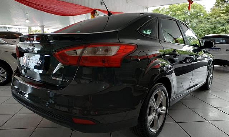 Ford Focus Sedan S 2...