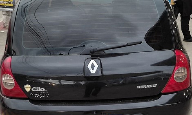 Vendo Renault Clio...