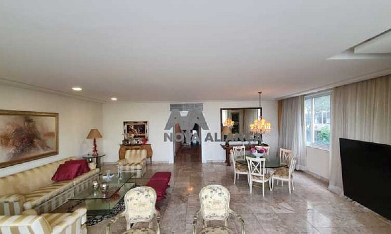 Apartamento-À Venda-...