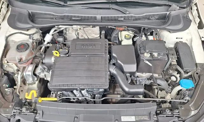  Volkswagen Polo 202...