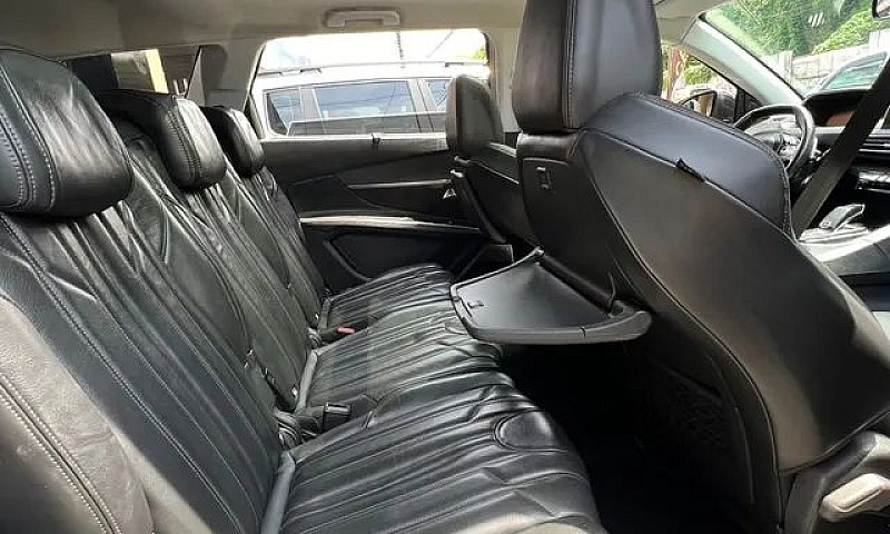 Peugeot 5008 2019...