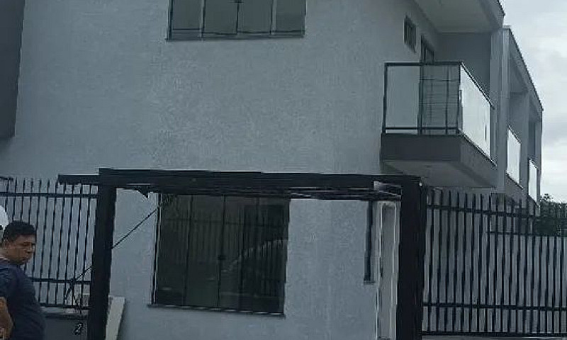 Sobrado De Esquina 3...