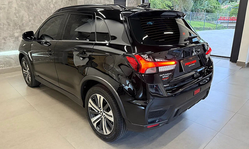 Mitsubishi Outlander...