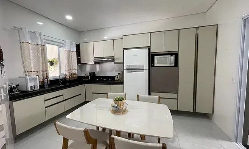 Vendo Casa 3 Quartos...