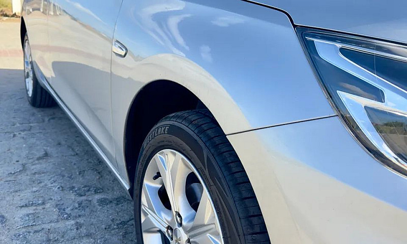 Onix Sedan Ltz 1.0 T...