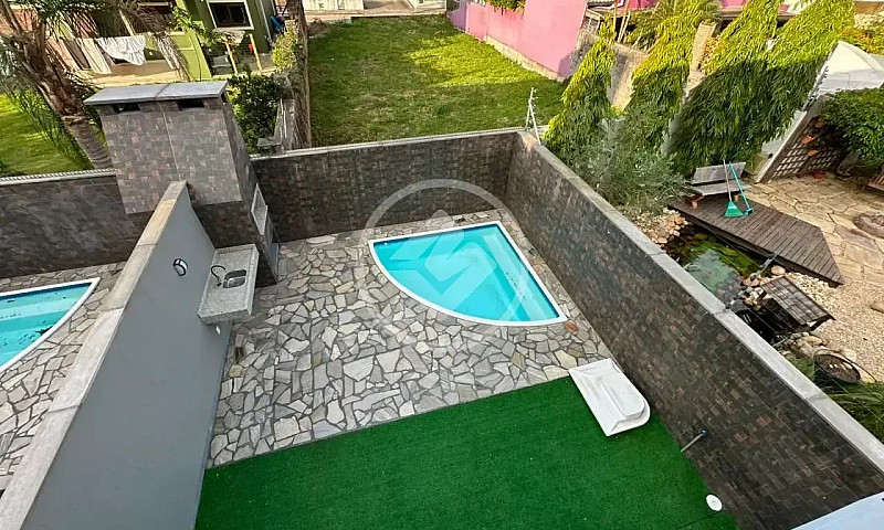 Js-Casa Com 3 Suítes...