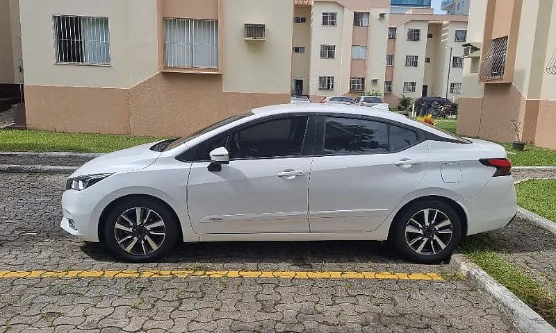 Nissan Versa Advance...