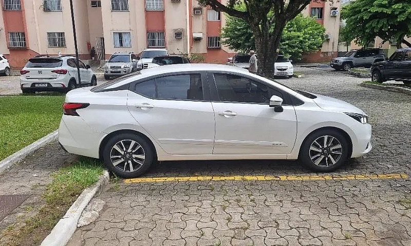 Nissan Versa Advance...