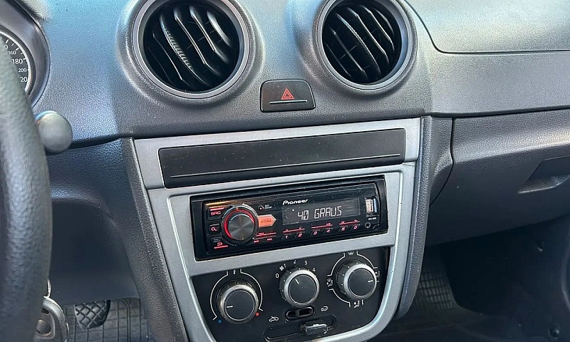 Volkswagen Saveiro 1...