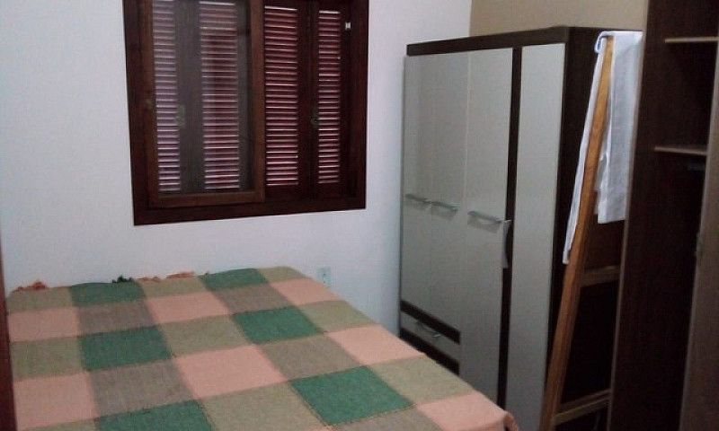 Aluga-Se Casa Nova T...