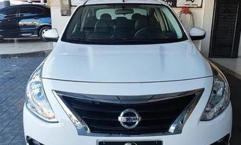 Versa Unique 1.6 Aut...