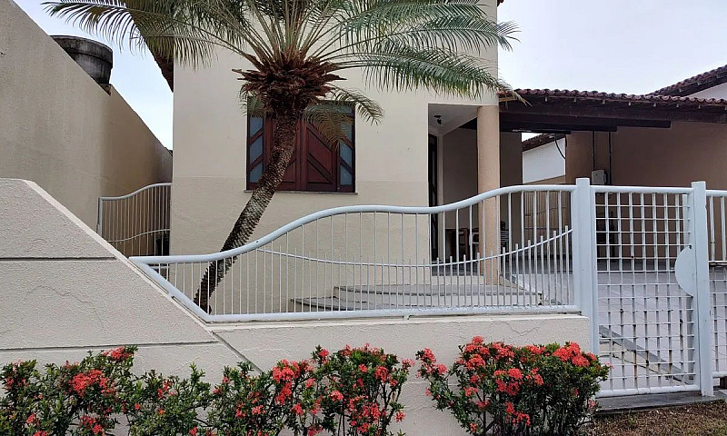 Casa No  Condomínio ...