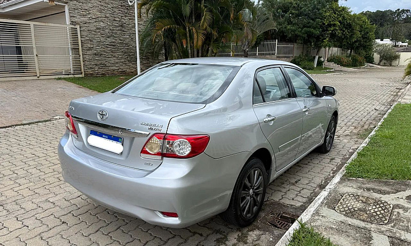 Toyota Corolla Altis...