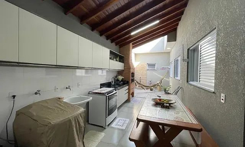 Vendo Casa 3 Quartos...