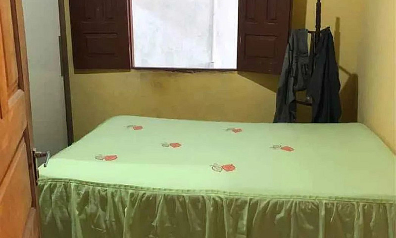 ^ Vende Se Casa Em I...