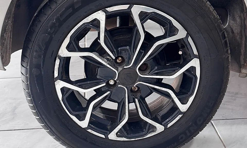 Volkswagen Voyage 1....