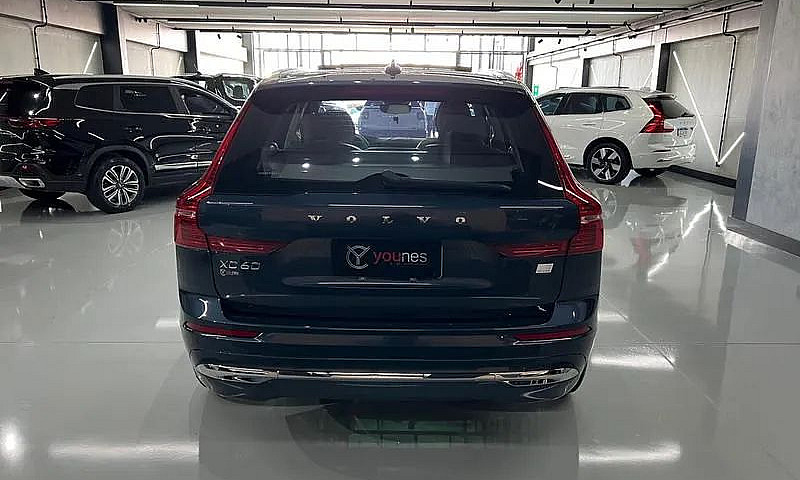 Volvo Xc-60 T-8 Plus...