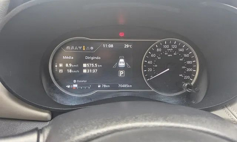 Nissan Versa Exclusi...