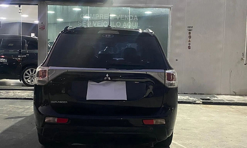 Mitsubishi Outlander...