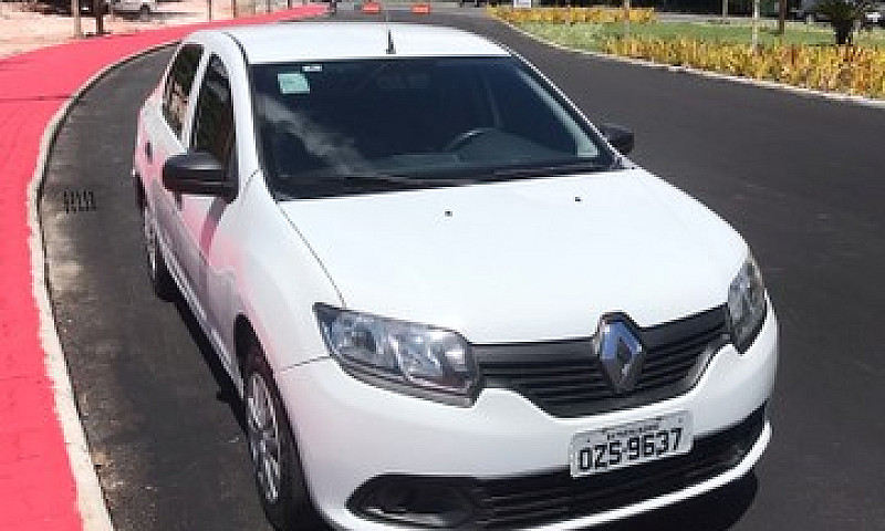 Renault Logan 2016...