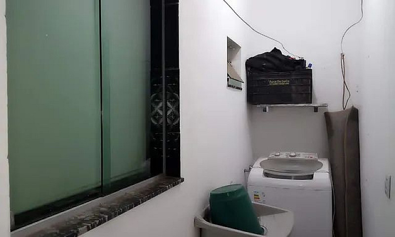 Aluga-Se Casa...