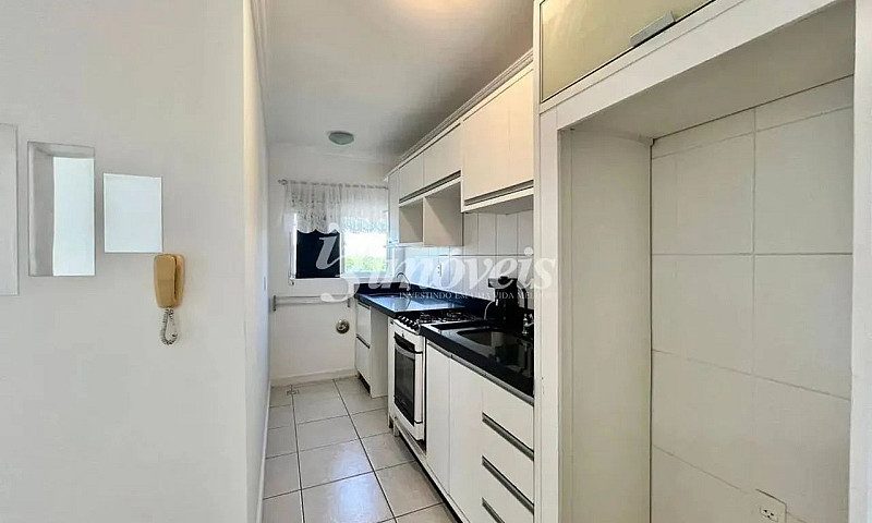 Apartamento Semimobi...