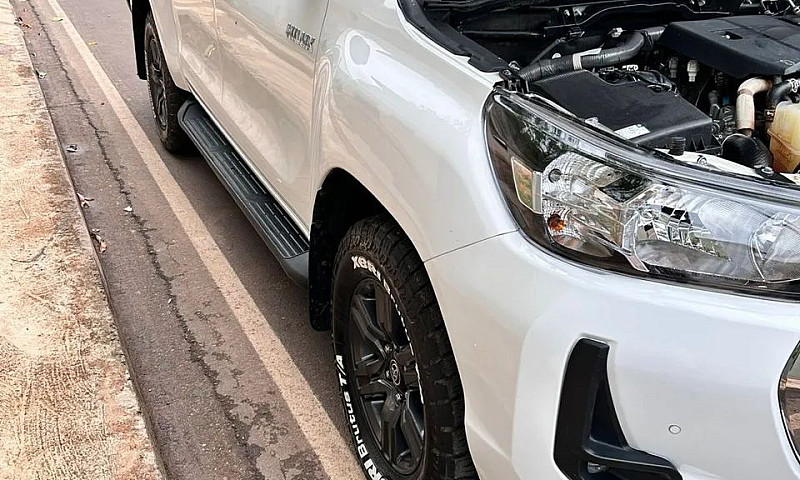 Toyota Hilux Cd Sr 4...