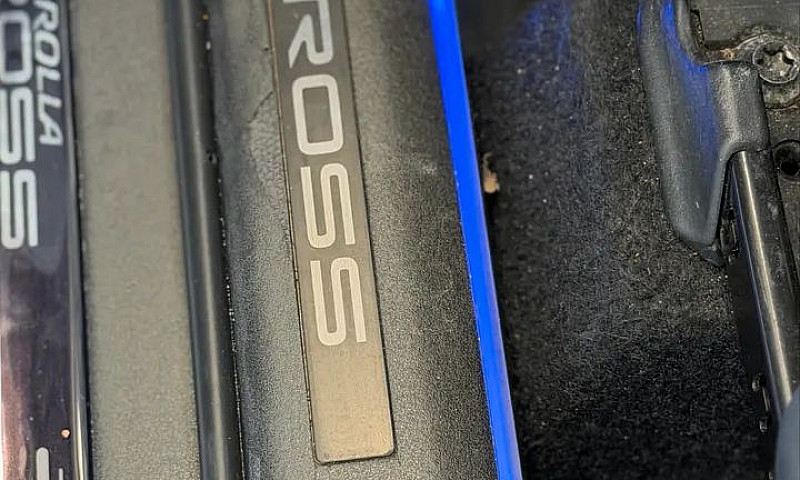 Toyota Corolla Cross...