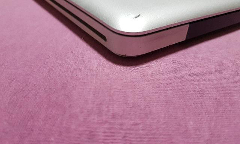 Macbook Pro 13 2,4 4...