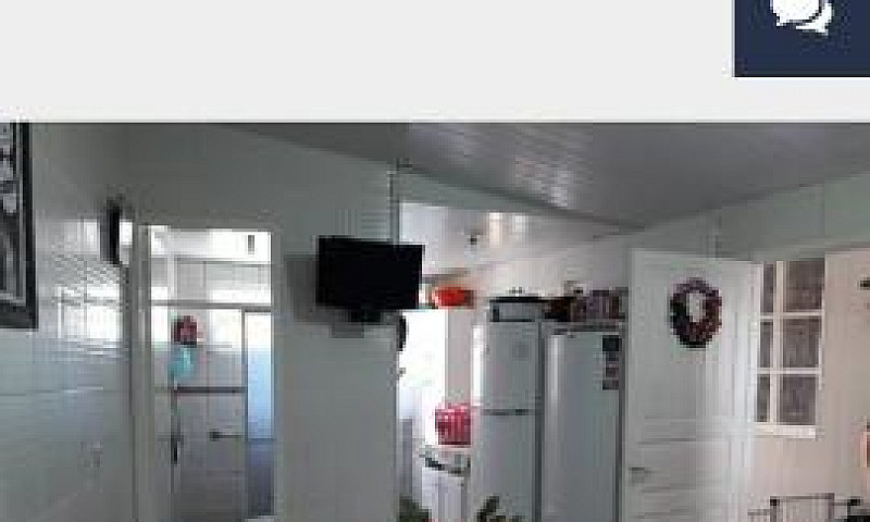 Vende-Se Casa Trinda...