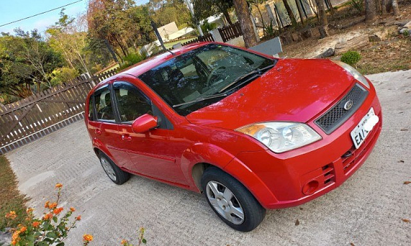 Vendo Ford Fiesta 1....