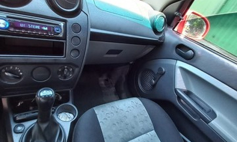 Vendo Ford Fiesta 1....