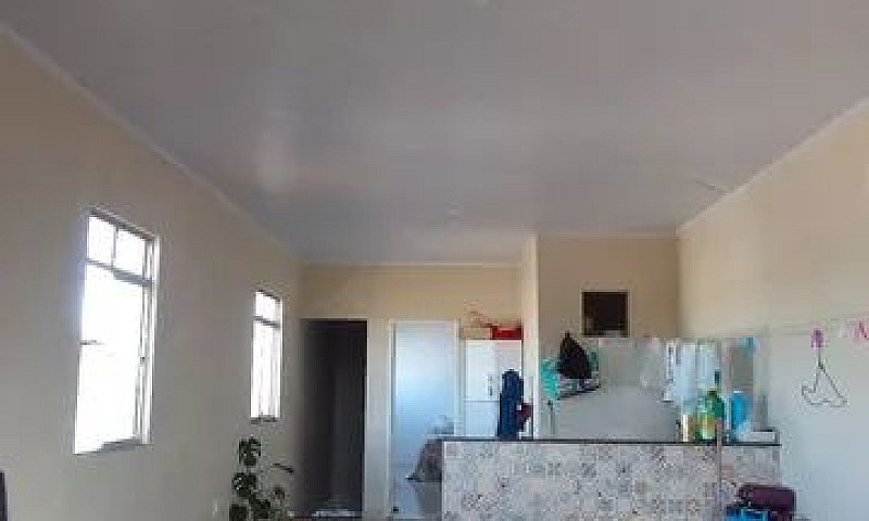 Linda Casa Em Itapuã...