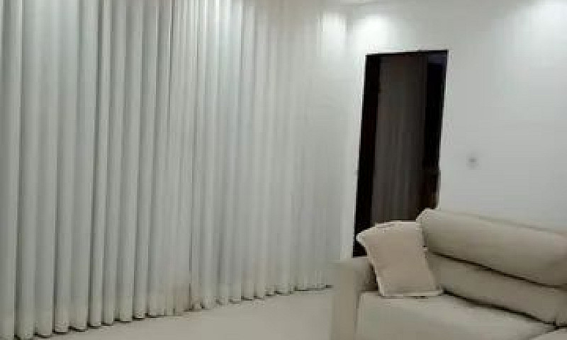 Aluga-Se Casa...