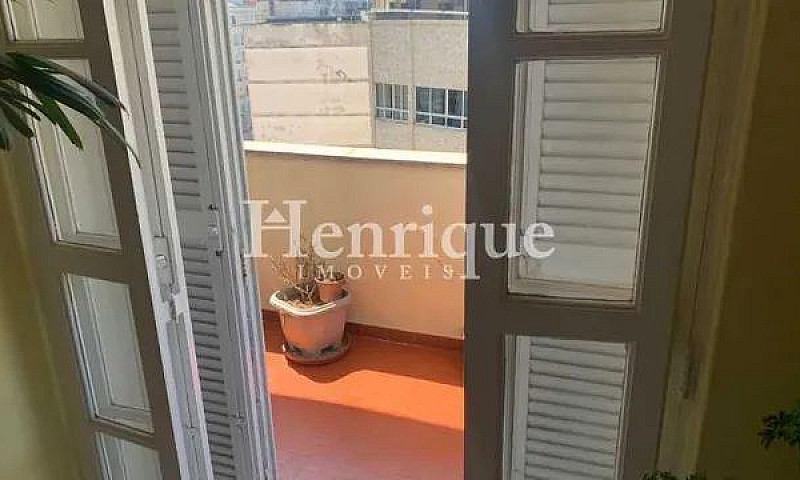 Apartamento-À Venda-...
