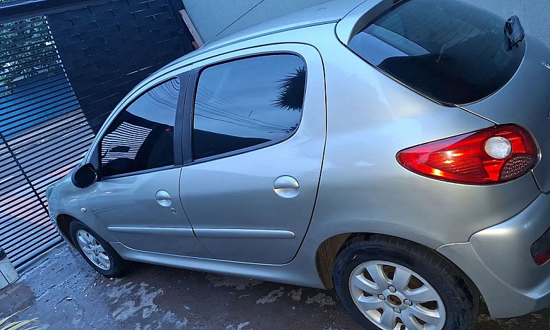 Peugeot 207 Xr 1.4 F...