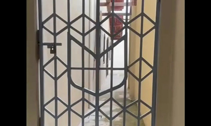 Vendo Casa Com 4 Qua...