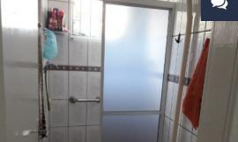 Vende-Se Casa Trinda...