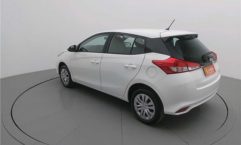 Toyota Yaris 2023 1....