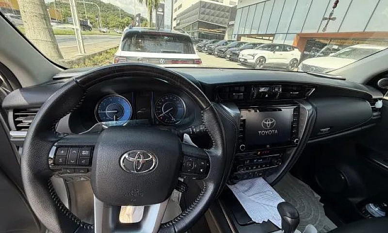 Toyota Hilux Sw4 Srx...