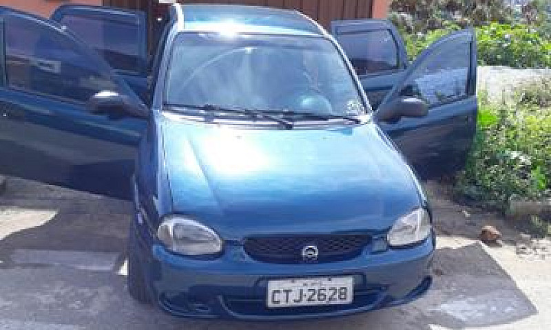 Corsa Sedan 2000 1.0...