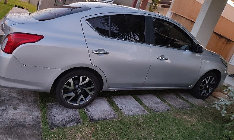 Nissan Versa 1.6 ...