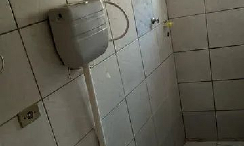 Aluga-Se Casa No Alt...