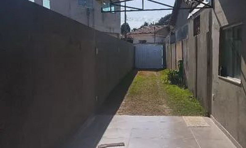 Aluga-Se Casa...
