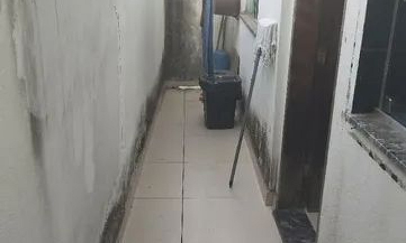 Aluga-Se Casa...