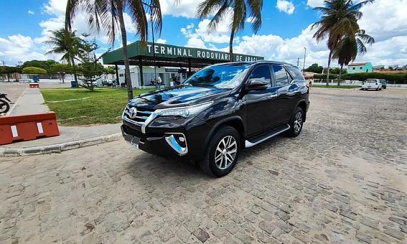 Toyota Hilux Sw4 Srx...